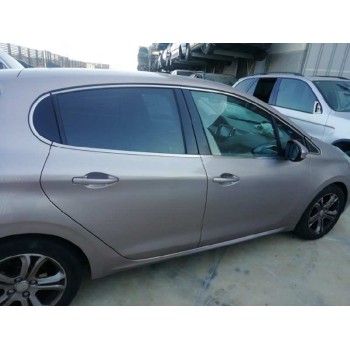 peugeot 208 del año 2012