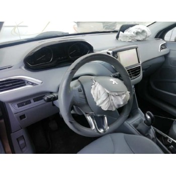 peugeot 208 del año 2012