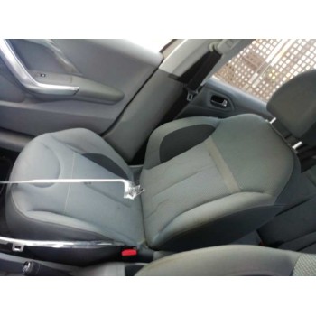 peugeot 208 del año 2012