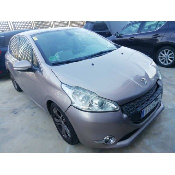 peugeot 208 del año 2012