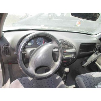 citroën saxo del año 2000