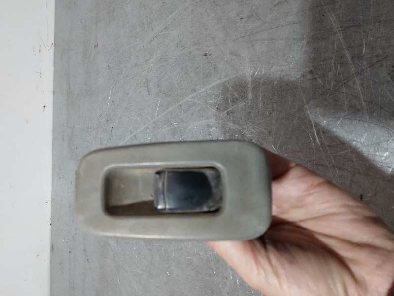 Recambio de mando elevalunas delantero derecho para chevrolet nubira berlina 1.8 cat referencia OEM IAM 821W04790  