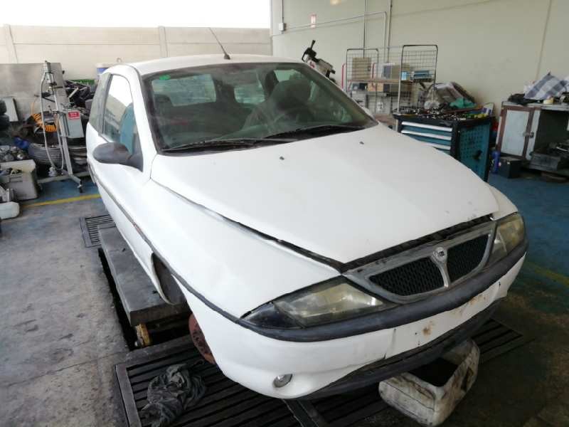lancia lancia y del año 1999