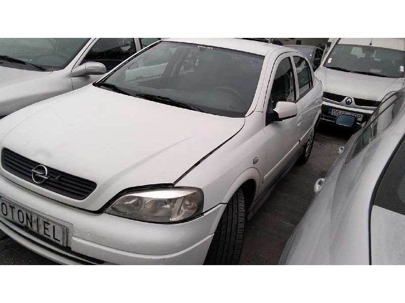 opel astra g berlina del año 2001