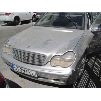 mercedes-benz clase c (w203) berlina del año 2004