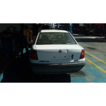 opel astra f berlina del año 1995