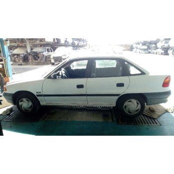 opel astra f berlina del año 1995