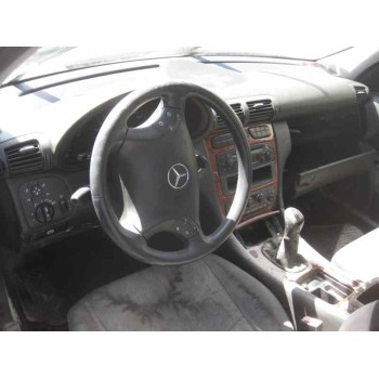 mercedes-benz clase c (w203) berlina del año 2004