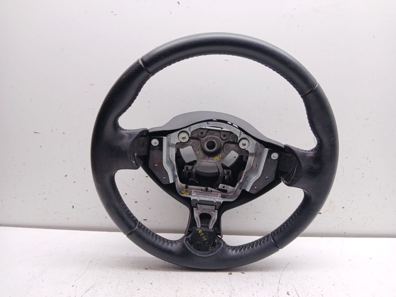 Recambio de volante para nissan juke (f15) 1.2 dig-t referencia OEM IAM 34127617b  