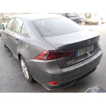 lexus is del año 2015