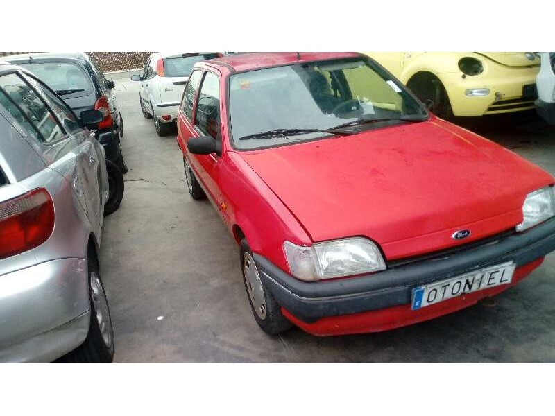 ford fiesta berlina del año 1996