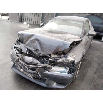 lexus is del año 2015