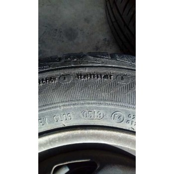 ford fiesta berlina del año 1996