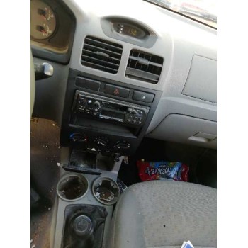 kia rio del año 2002