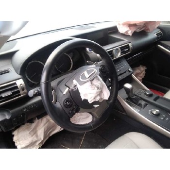 lexus is del año 2015