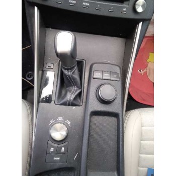 lexus is del año 2015