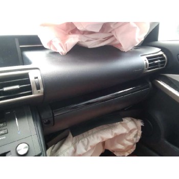 lexus is del año 2015