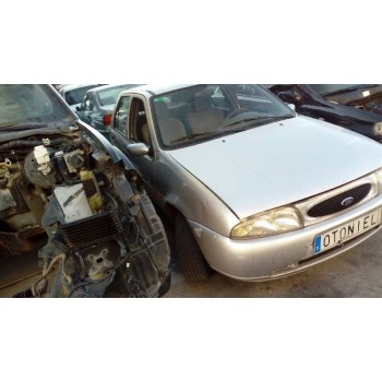 ford fiesta berlina del año 1998
