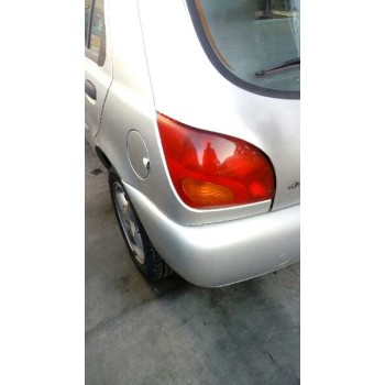 ford fiesta berlina del año 1998