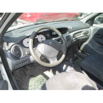 renault megane i fase 2 berlina (ba0) del año 2001