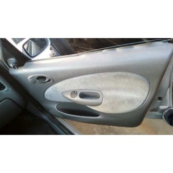 ford fiesta berlina del año 1998