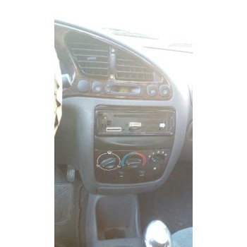 ford fiesta berlina del año 1998