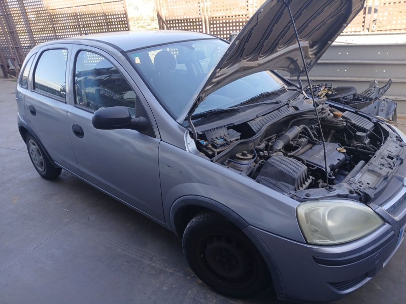 opel corsa c (x01) del año 2005