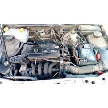 ford fiesta berlina del año 1998