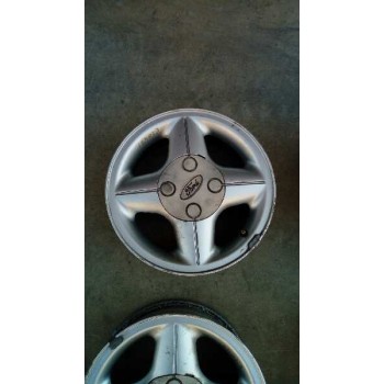 ford fiesta berlina del año 1998