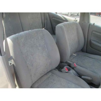 mazda demio (dw) del año 2001