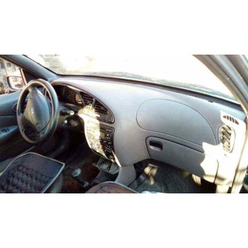 ford fiesta berlina (dx) del año 2000