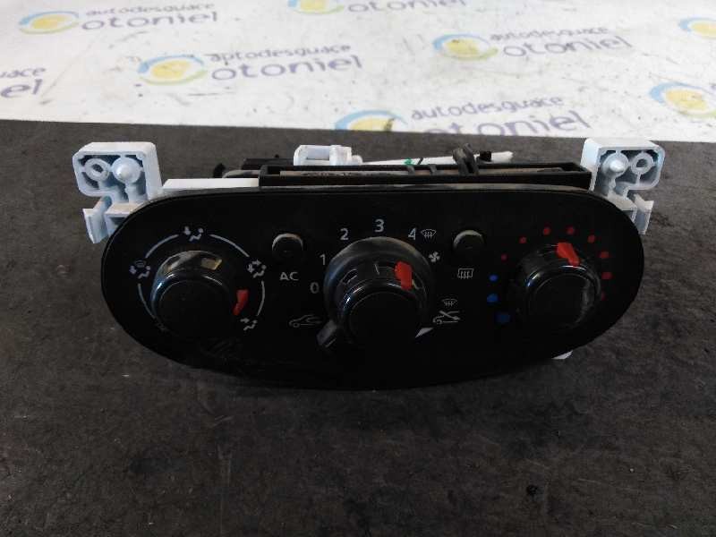 Recambio de mando calefaccion / aire acondicionado para dacia sandero ambiance referencia OEM IAM A42303400 55474 