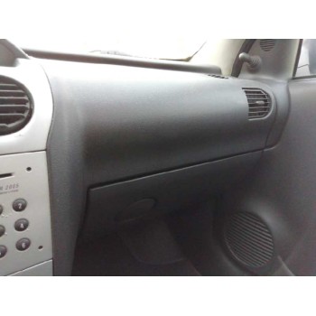 opel corsa c del año 2004