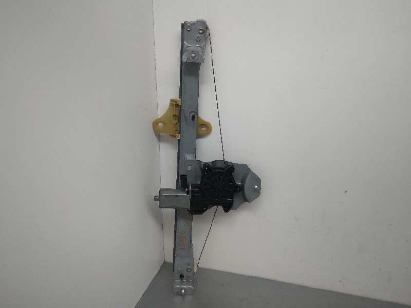 Recambio de elevalunas delantero derecho para renault clio iv 0.9 referencia OEM IAM 128001071D 2 PINES 