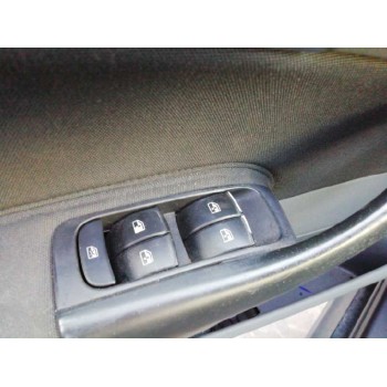 saab 9-3 berlina del año 2004