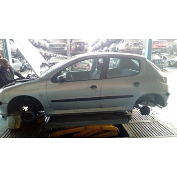 peugeot 206 berlina del año 2000