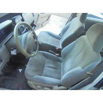 kia carens del año 2000