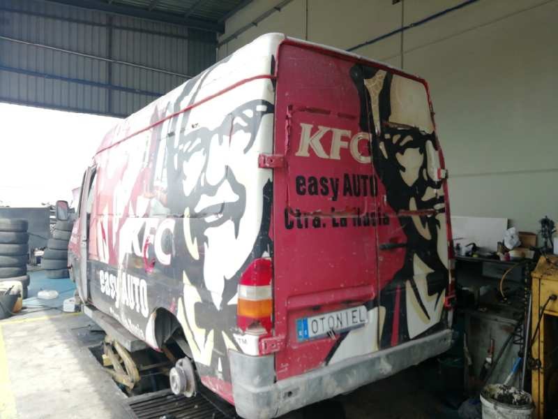 mercedes-benz sprinter 02.00  caja cerrada del año 2002