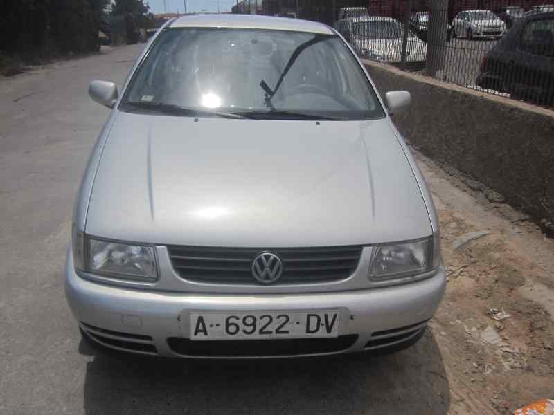VOLKSWAGEN POLO BERLINA (6N1)