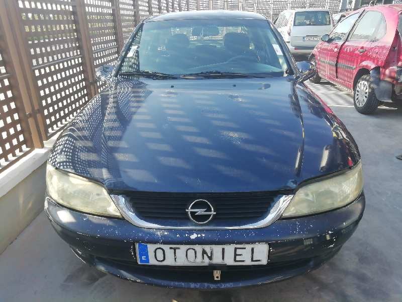 OPEL VECTRA B BERLINA