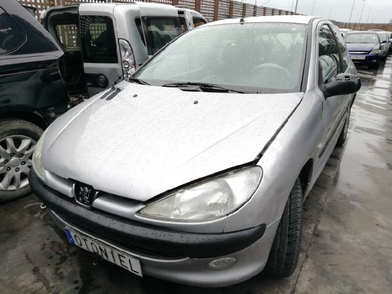 PEUGEOT 206 BERLINA