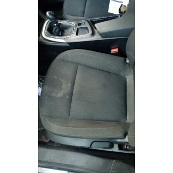 opel insignia berlina del año 2010