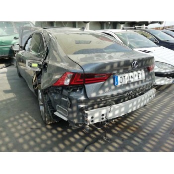 lexus is del año 2015