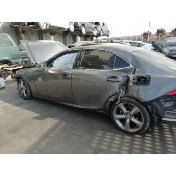 lexus is del año 2015