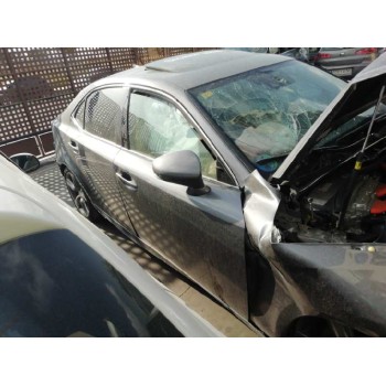 lexus is del año 2015