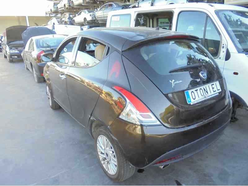 LANCIA YPSILON (402)
