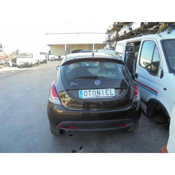 lancia ypsilon (402) del año 2013