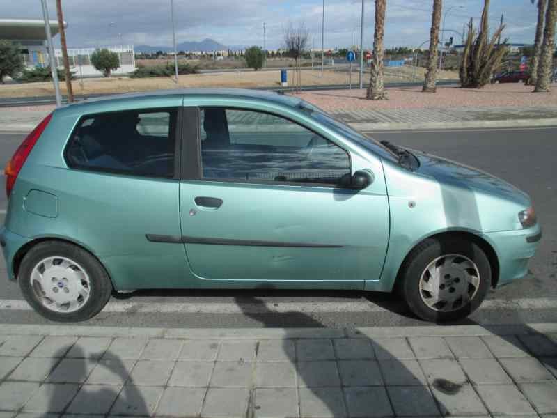 FIAT PUNTO BERLINA (188)