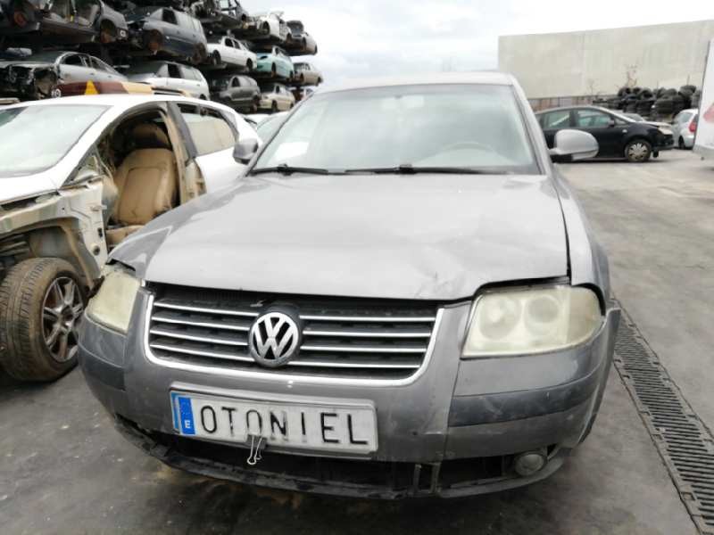 VOLKSWAGEN PASSAT BERLINA (3B3)