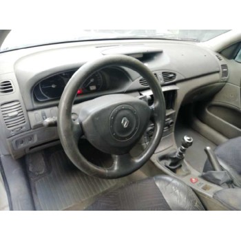 renault laguna ii (bg0) del año 2001